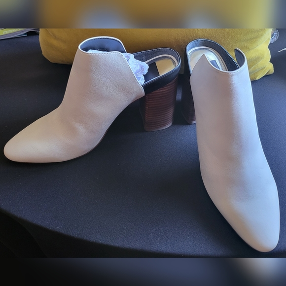 NWOT White Leather Block Heeled Bootie Dolce Vita - Picture 9 of 10